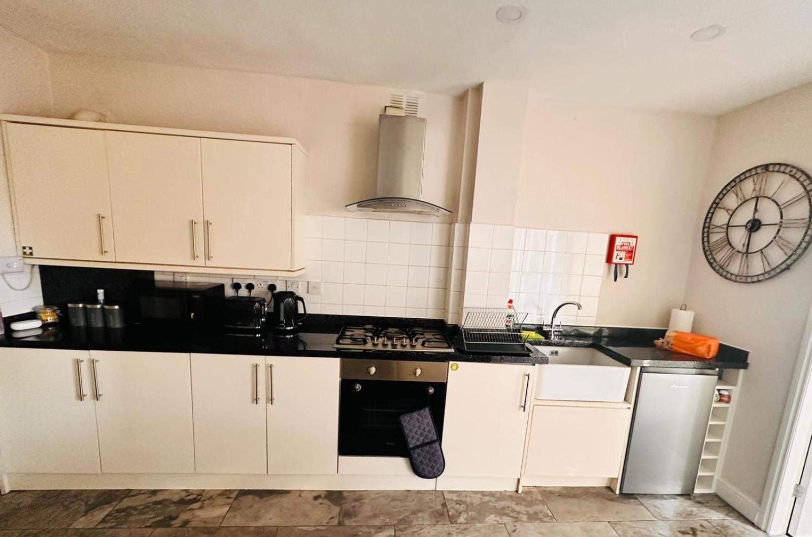 Birmingham Blissful Apartment With 2 Bedrooms Екстериор снимка