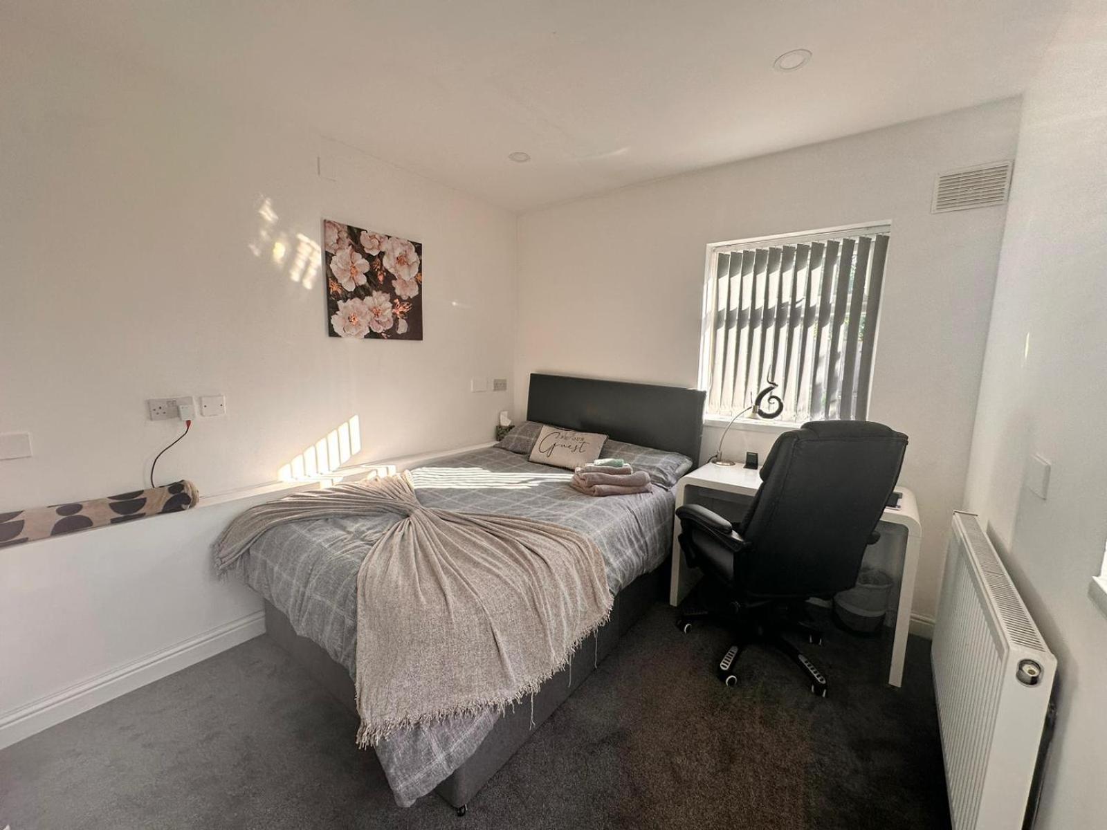 Birmingham Blissful Apartment With 2 Bedrooms Екстериор снимка